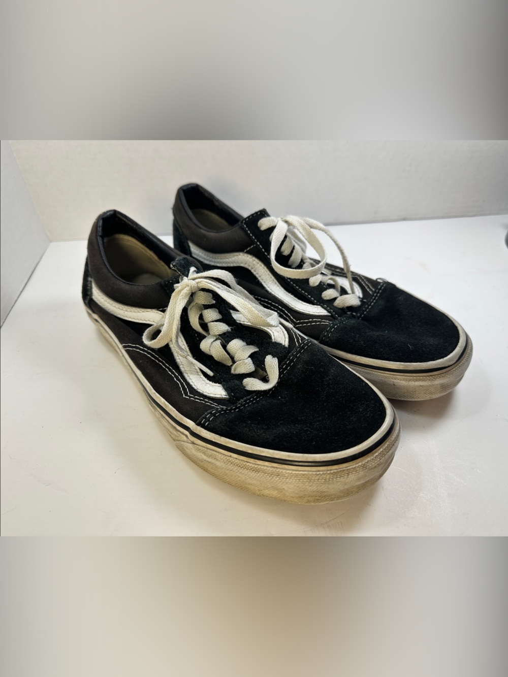 Vans Men’s 7 Women’s 8.5 Black White Low-Top Skate Shoes Sneakers